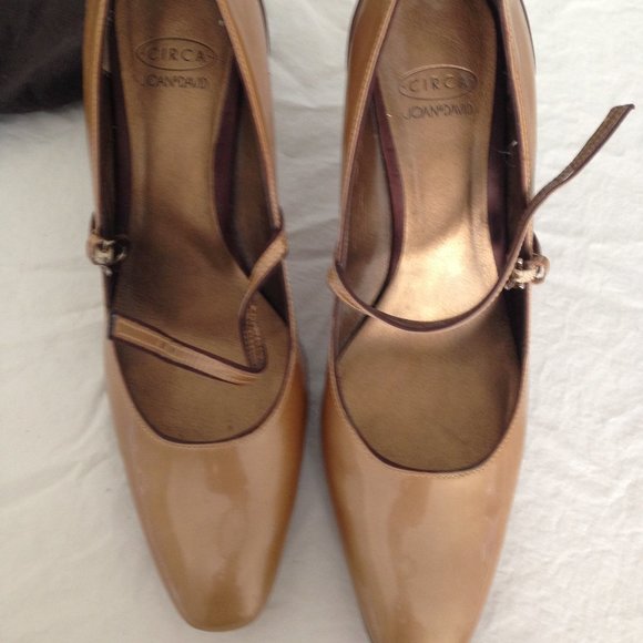 Joan & David Shoes - Women's Joan &David Gold/Brown heels ,used ,sz 8m